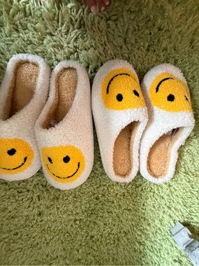 Cozy Cream Smiley Face Slippers - Yellow Accent - med & large price for both!